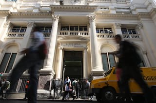 Los depósitos en dólares marcaron un nuevo récord y pasaron a ser el principal soporte de las reservas