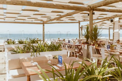 El Beach Club de American Express en la parada 30 de La Brava