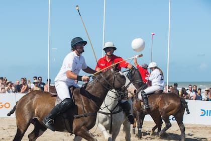 Otra variante: el beach polo, en Pinamar