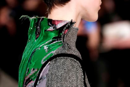 El belga Martin Margiela hasta el cuello