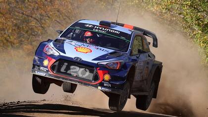El belga Tgierry Neuville concretó la remontada y se adjudicó el Rally Mundial de la Argentina