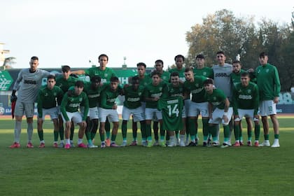 El Beroe ocupa la posición N° 13 en la Primera Liga de Bulgaria y se ubica entre los equipos que deben disputar una nueva fase para evitar descender