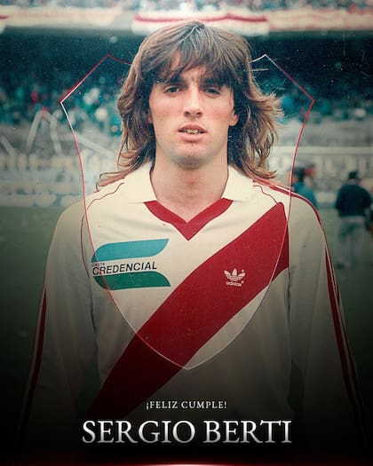 El Berti de sus inicios en River, con la melena larga. El club utilizó esta imagen para felicitarlo por su cumpleaños.