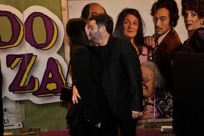 El beso apasionado de Pablo Rago y Tamara, su novia