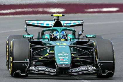 El bicampeón de Fórmula 1, Fernando Alonso, advierte que Aston Martin necesita presentar mejoras de rendimiento que recorten al menos dos segundos con los equipos que marcan el pulso