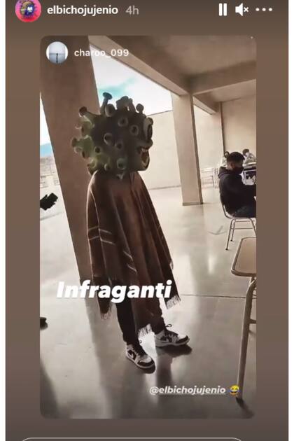 El bicho jujeño completó su look con un poncho y zapatillas deportivas