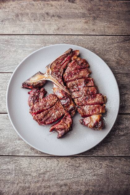 El bife ancho y jugoso es el rey de los cortes de Osso.