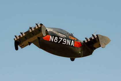 El BlackFly de Opener durante un vuelo de prueba. Los ingenieros llevan una década cultivando esta nueva raza de aviones, vehículos eléctricos que pueden despegar y aterrizar sin necesidad de una pista