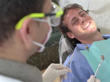 Para una buena salud bucal, es necesario ir al dentista regularmente