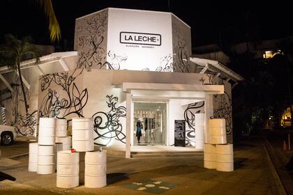 El blanquísimo restaurante La Leche en Puerto Vallarta