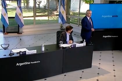 El blooper de Alberto Fernández que recordó a al célebre mentalista e hiponotizador Tu Sam