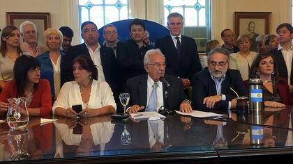El bloque kirchnerista convocó a una conferencia de prensa antes de la sesión por De Vido
