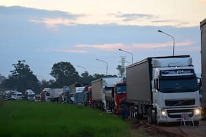 El bloqueo de camioneros en Paso de los Libres en reclamo de controles sanitarios