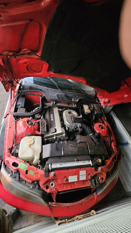 El BMW descapotable modelo Z3/1998 estaba en perfecto estado