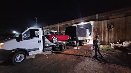 El BMW descapotable modelo Z3/1998 quedó retenido y el transportista pudo seguir su viaje
