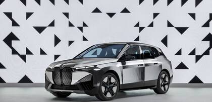 El BMW que cambia de color aún no sale a la venta