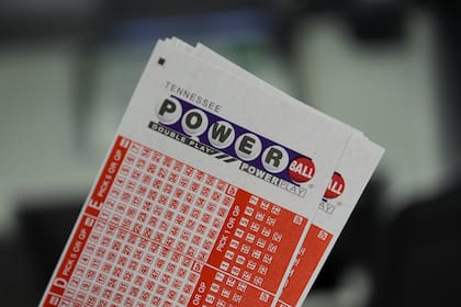El boleto ganador acertó los cinco números principales, pero no la bola Powerball en el sorteo del sábado 13 de septiembre (AP foto/George Walker IV)