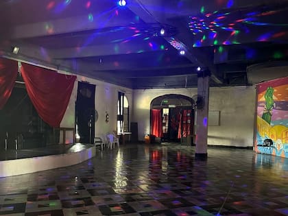 El boliche clandestino que allanó la Policía Federal.