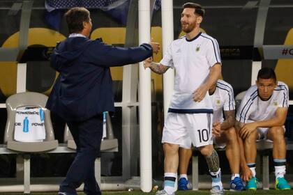 El Bolillo Gómez se rindió ante la contundencia de Messi