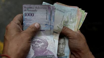 El bolívar se desploma cada vez más en Venezuela