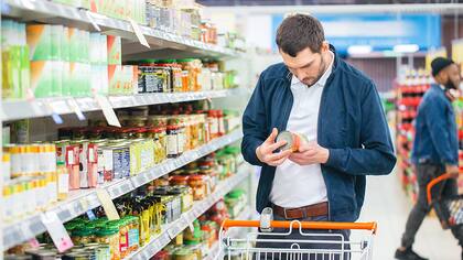 El bolsillo de los estadounidenses está resintiendo la constante escalada de precios en los comestibles