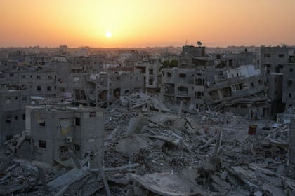 El bombardeo israelí sobre Jan Yunis, en la Franja de Gaza.