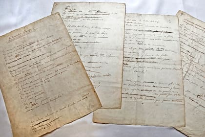 El borrador original de la Marcha triunfal escrito por el nicaragüense Rubén Darío para un aniversario de la gesta patriotica argentina del 25 de mayo durante su visita a un amigo en la isla Martín García