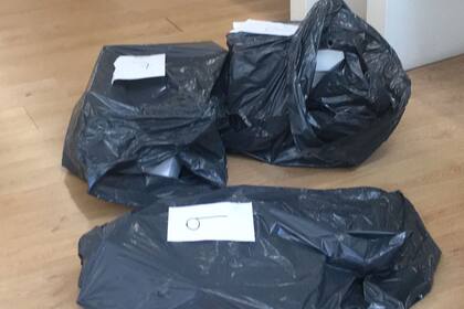 El botín quedó dentro del local en tres bolsas negras