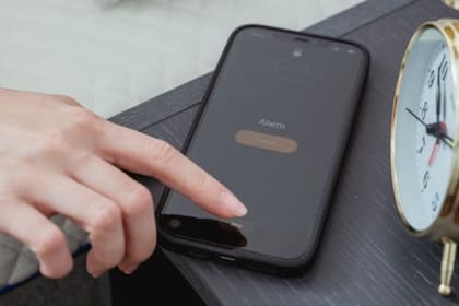 El botón para posponer la alarma genera más daño del que se sabía