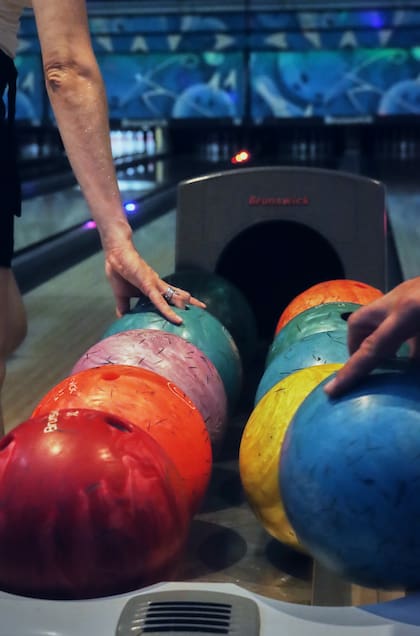 El bowling es una actividad para todas las edades.