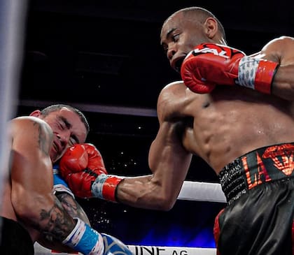 El boxeador Yoelvis Gómez es conocido en el mundo del boxeo como “La Joya de Cuba” por su amor por este tipo de accesorios