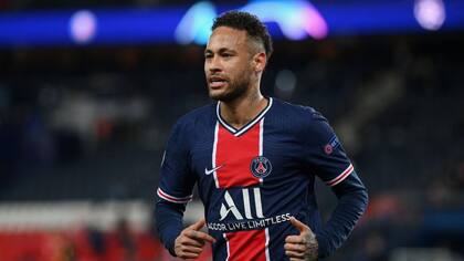 El brasileño Neymar completa el Top 3 de futbolistas que más dinero percibieron en la última temporada