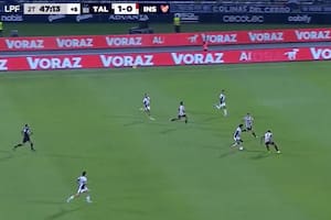 El golazo del delantero brasileño para que Talleres rompa una racha de 1990 ante Instituto