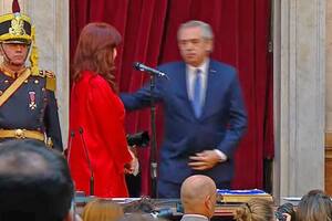 Un saludo gélido y miradas esquivas, el último encuentro entre Alberto Fernández y Cristina en el Congreso