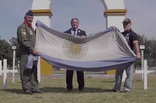 El Gobierno eligió a un militar separado por Nilda Garré para el video oficial de Malvinas