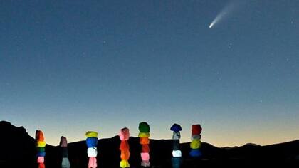 El brillo del cometa es un reflejo de la luz solar