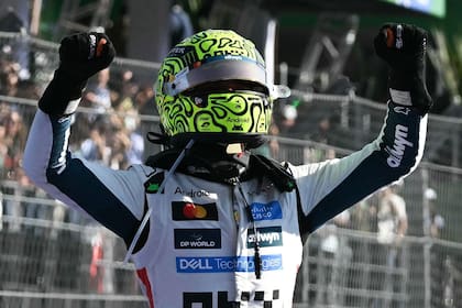 El británico Lando Norris aceleró en el último tramo de la temporada y le arrebató el liderazgo a su compañero Piastri