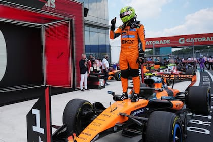 El británico Lando Norris, de la escudería McLaren, tras ganar el sprint del Gran Premio de Miami