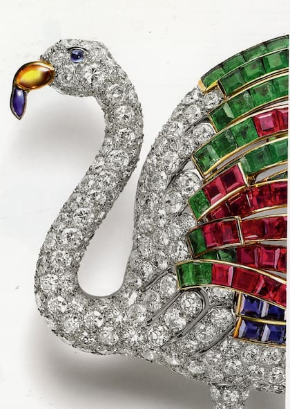 El broche ''''Flamenco'''' (1940), que la duquesa de Windsor, Wallis Simpson, luce en la foto inferior junto a su marido, el nunca coronado Eduardo VIII