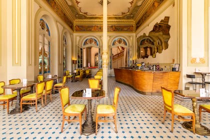 El brunch en el salón dorado del Teatro Municipal es una cita obligada.