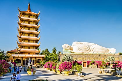 El Buda durmiente, en el templo Vinh Trang, cerca de My Tho