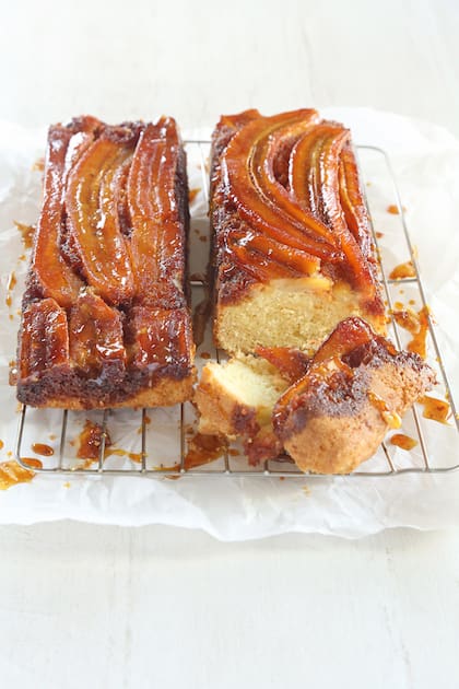 El budín caramelizado de bananas es un clásico que admite otras frutas como protagonistas: peras, ciruelas, manzanas o duraznos