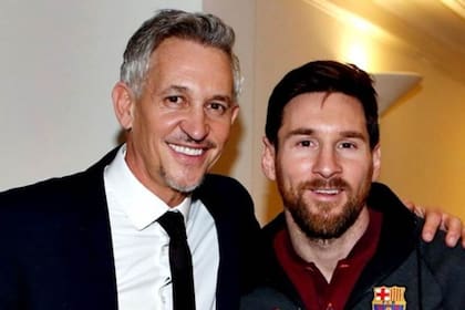 Lineker, un admirador del fútbol argentino, junto con Leo Messi
