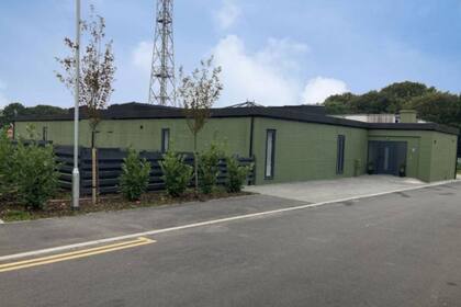 El búnker, que se recicló en tres departamentos, se construyó en la localidad inglesa de Mistley