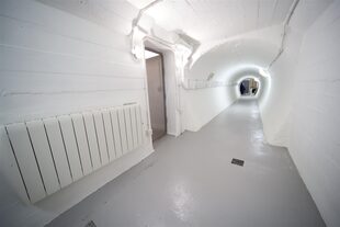 El búnker subterráneo tiene 150 metros cuadrados, iluminación, calefacción y sistema de ventilación