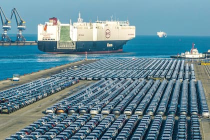 El buque BYD Changzhou arribó al puerto de Zárate con una capacidad de carga cercana a los 7000 autos