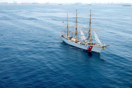 El Buque Eagle de la Guardia Costera de EE.UU. es apodado como el "Barco Alto de América"