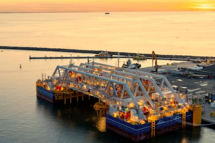 El buque está listo para llevar a cabo las pruebas necesarias antes de que se produzca la inmersión del primer elemento del túnel. (Femern A/S)