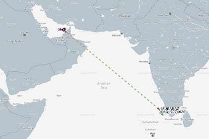 El buque metanero Mubaraz de Adnoc cruza el estrecho de Halifax