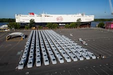 Llegó al país el primer barco con casi 7000 autos de una sola marca